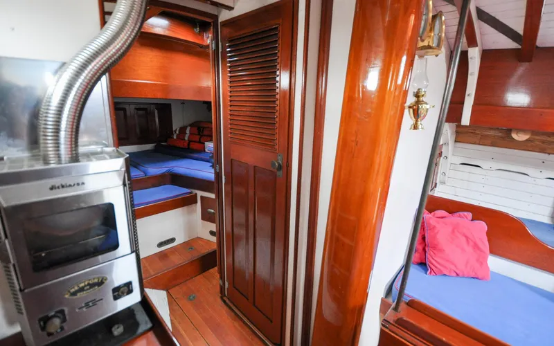 Slide: The Image of Custom Eldredge-McInnis 47 Cutter - Prowess - Head - 98