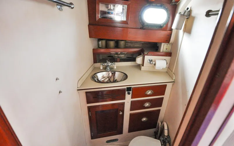 Slide: The Image of Custom Eldredge-McInnis 47 Cutter - Prowess - Head - 99