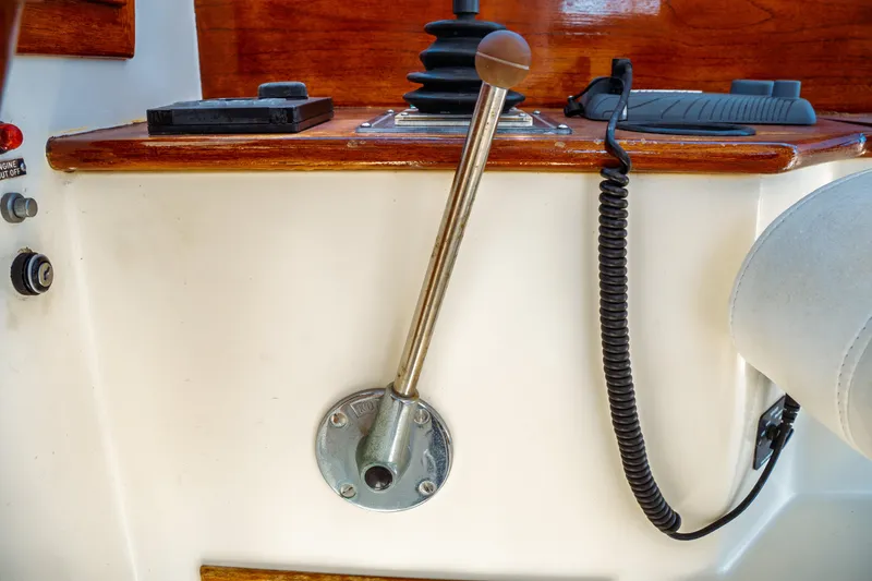 Slide: The Image of Hinckley Picnic Boat Classic 2000 throttle lever and control panel detail. - 29