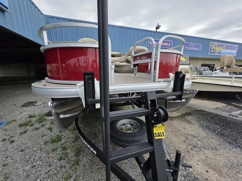 Slide: The Image of 2025 Sun Tracker BASS BUGGY® 18 DLX pontoon boat on sale at dealership. - 21