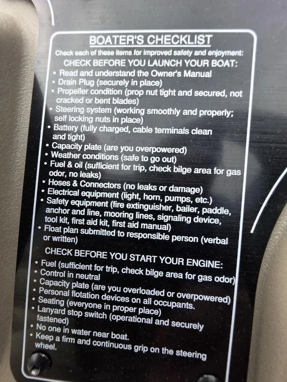 Slide: The Image of Boater's checklist on a Sun Tracker BASS BUGGY® 18 DLX, 2025 model. - 9