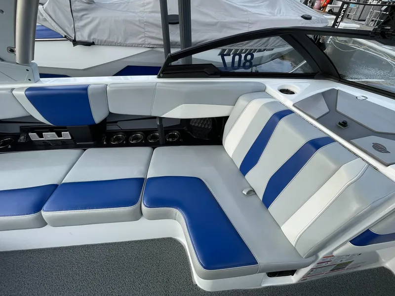 Slide: The Image of Malibu Wakesetter 22 LSV 2023 - 9