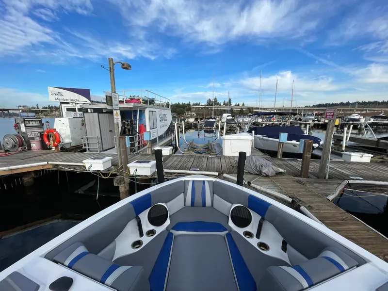 Slide: The Image of Malibu Wakesetter 22 LSV 2023 - 13