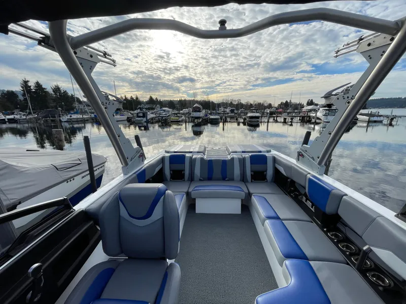 Slide: The Image of Malibu Wakesetter 22 LSV 2023 - 15