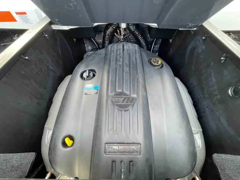 Slide: The Image of Malibu Wakesetter 22 LSV 2023 - 17