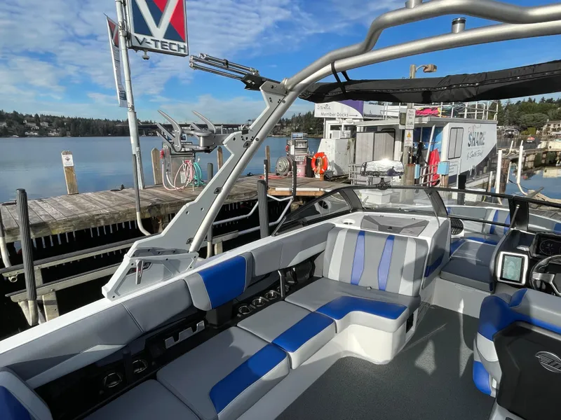 Slide: The Image of Malibu Wakesetter 22 LSV 2023 - 7