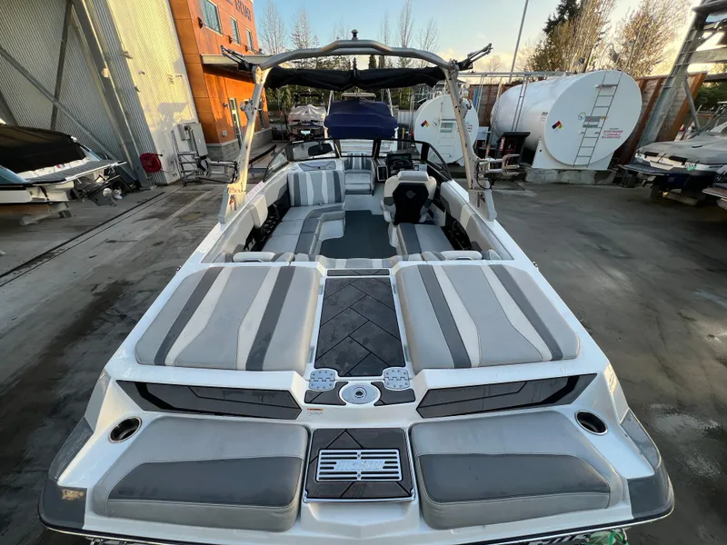 Slide: The Image of Malibu Wakesetter 22 LSV 2023 - 10