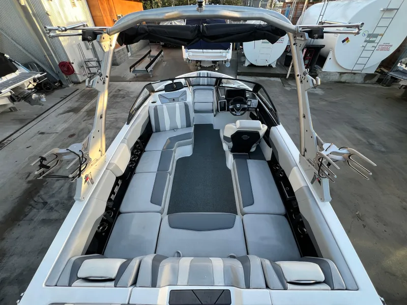 Slide: The Image of Malibu Wakesetter 22 LSV 2023 - 11