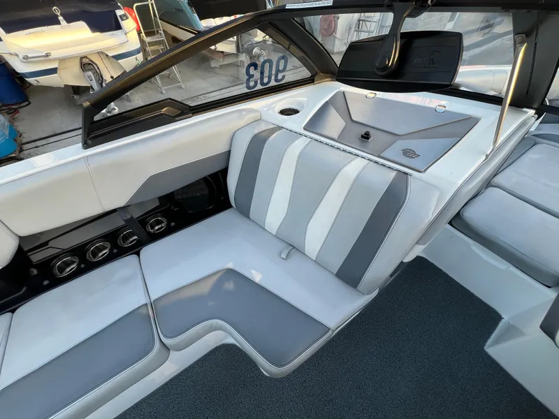 Slide: The Image of Malibu Wakesetter 22 LSV 2023 - 18
