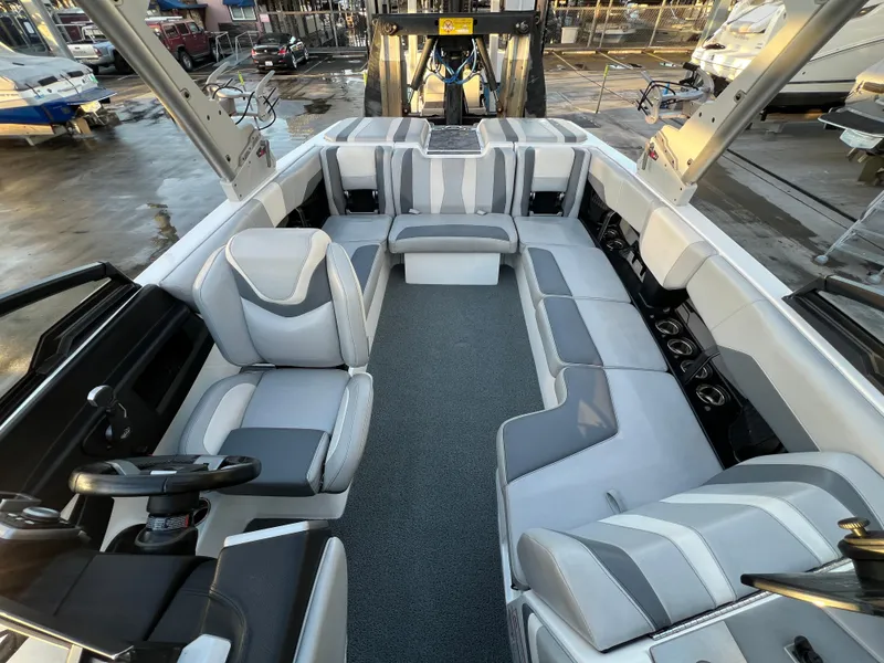 Slide: The Image of Malibu Wakesetter 22 LSV 2023 - 19