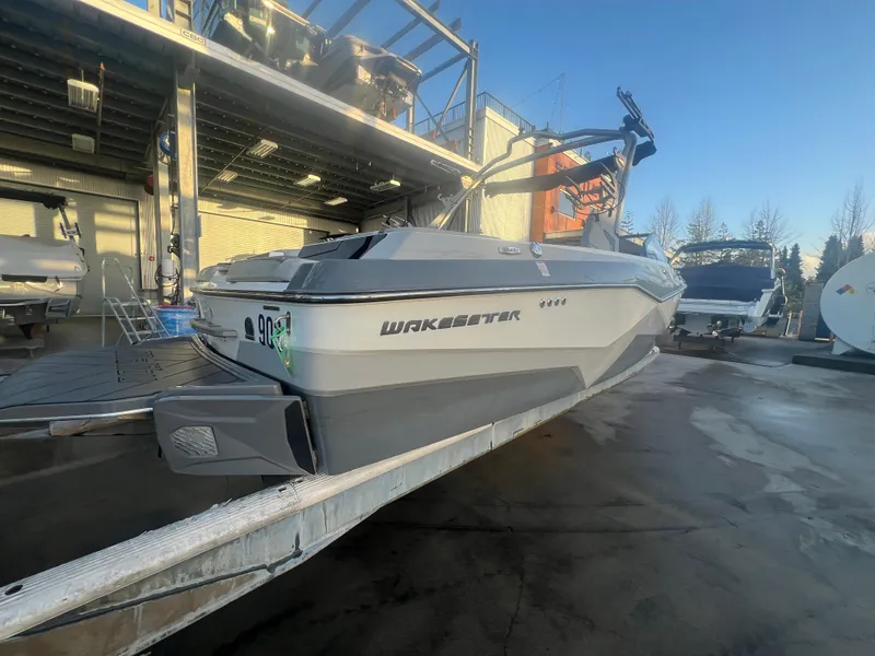 Slide: The Image of Malibu Wakesetter 22 LSV 2023 - 8