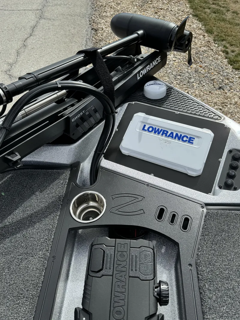 Slide: The Image of 2024 Ranger Z518 Ranger Cup Equipped boat with Lowrance electronics. - 5