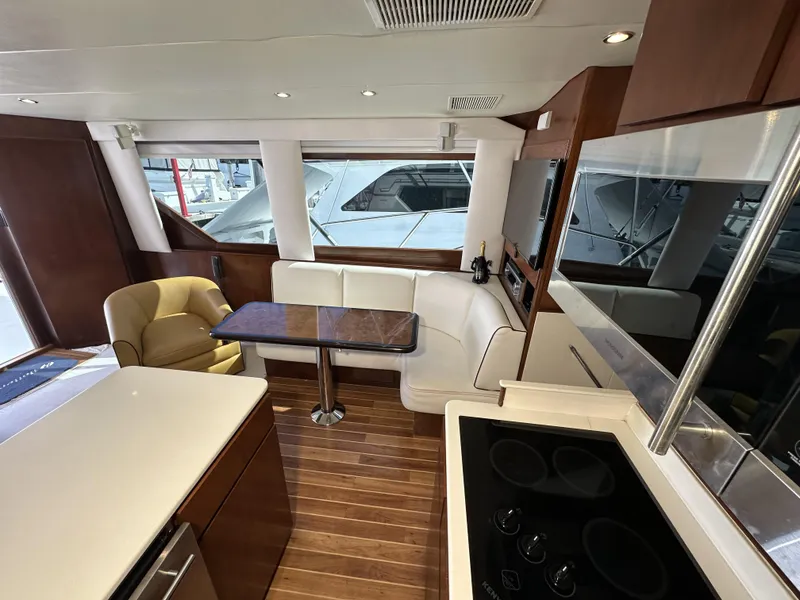 Slide: The Image of Hatteras 50 Convertible 1992 - 51