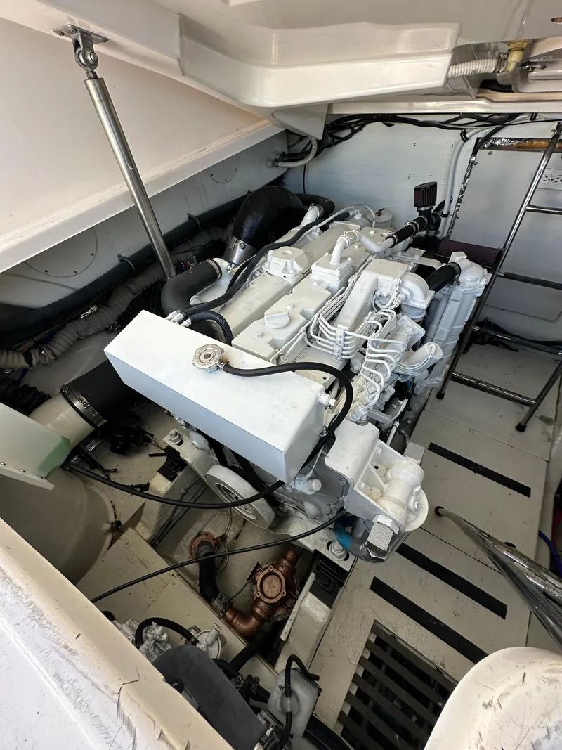 Slide: The Image of Engine compartment of a 2004 Tiara Yachts 3600 Sovran. - 25