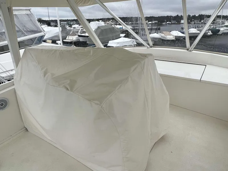 Slide: The Image of Covered helm station on a 2021 Henriques 50 Sportfisherman yacht. - 22