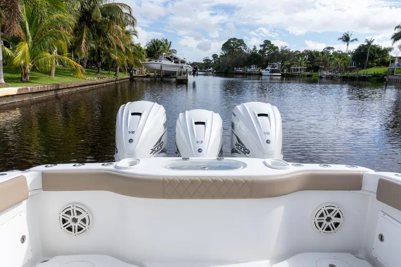 Slide: The Image of Yellowfin 42 Go Mongo - Engines - 16