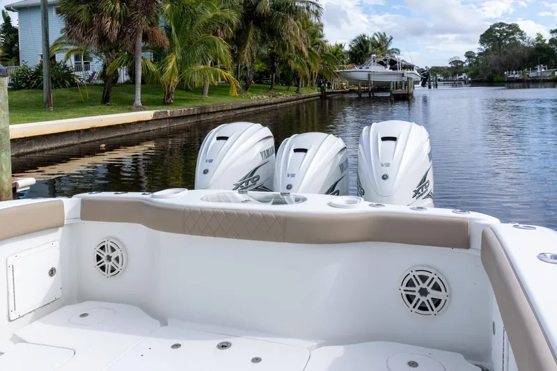 Slide: The Image of Yellowfin 42 Go Mongo - Engines - 18