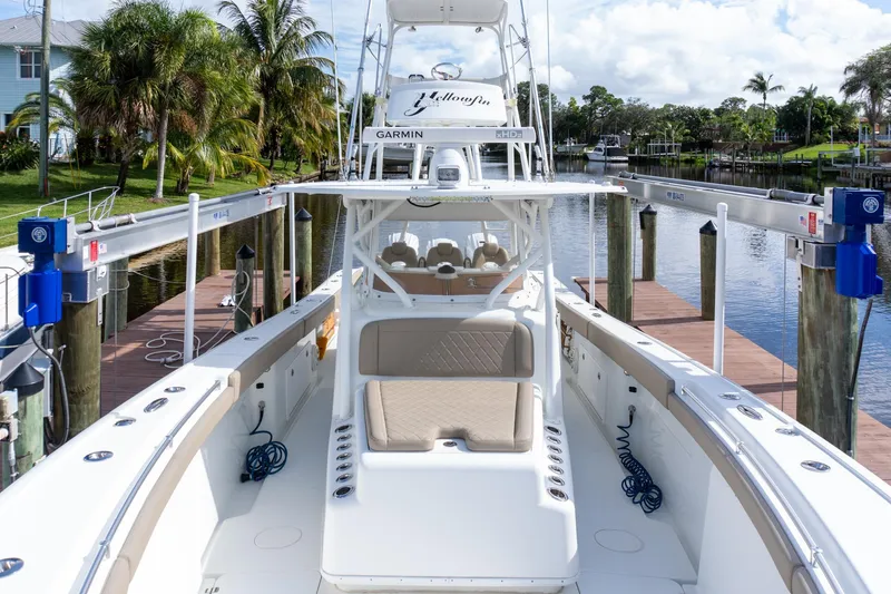 Slide: The Image of Yellowfin 42 Go Mongo - Cockpit - 25