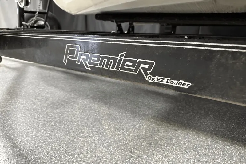 Slide: The Image of Premier SUNSATION 250 LTD 2011 - 142