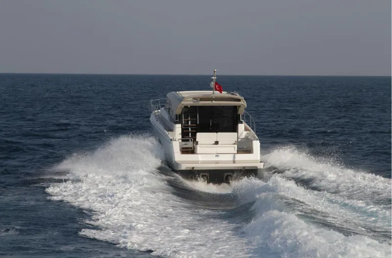 Slide: The Image of Manufacturer Provided Image: Bavaria Virtess 420 Coupe Stern - 4
