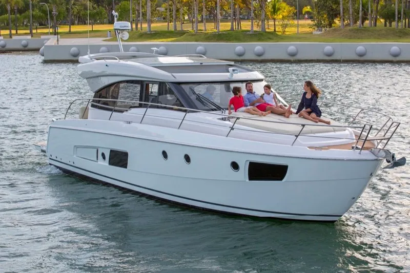Slide: The Image of Manufacturer Provided Image: Bavaria Virtess 420 Coupe - 6