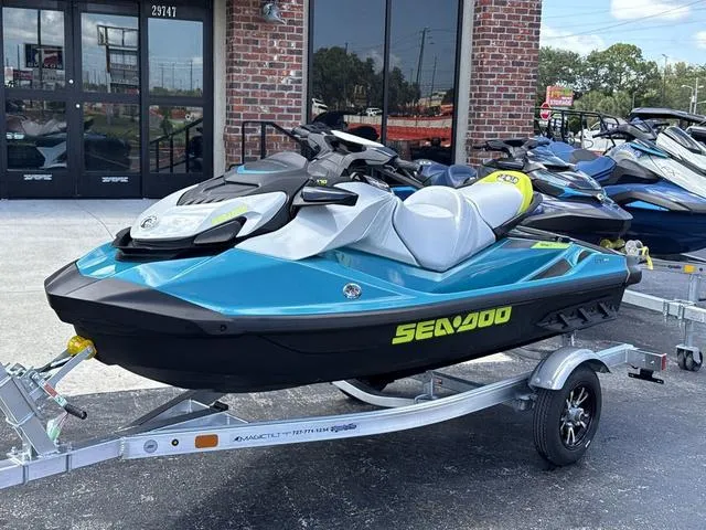Slide: The Image of Sea-Doo GTI™ SE 170 IBR 2024 - 3