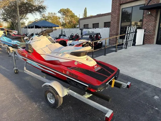 Slide: The Image of Yamaha EX LIMITED-TORCH RED/WHIT 2024 - 4