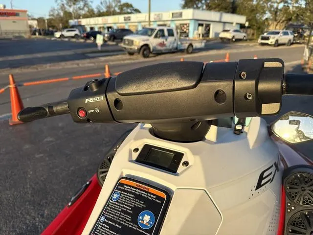 Slide: The Image of Yamaha EX LIMITED-TORCH RED/WHIT 2024 - 6