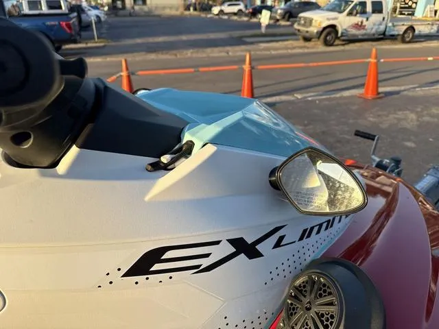 Slide: The Image of Yamaha EX LIMITED-TORCH RED/WHIT 2024 - 7