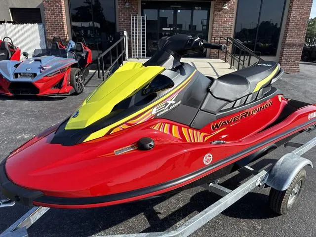 Slide: The Image of Yamaha EX DELUXE-TORCH RED/BLACK 2024 - 4