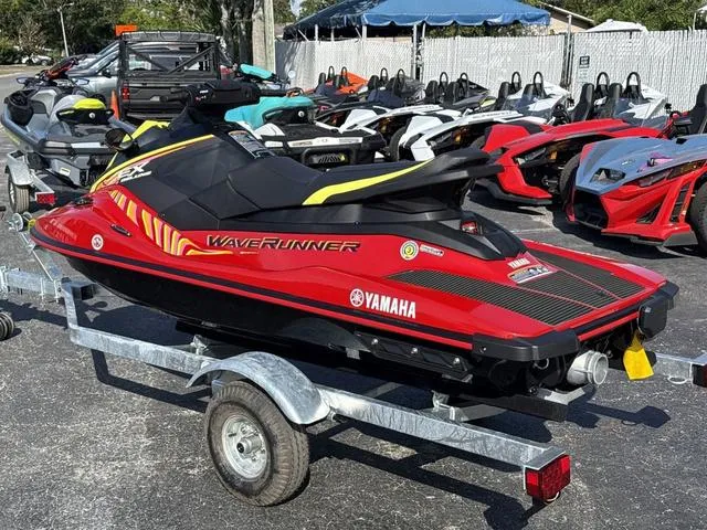 Slide: The Image of Yamaha EX DELUXE-TORCH RED/BLACK 2024 - 6