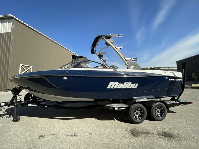 Slide: The Image of Malibu Wakesetter 23 LSV 2024 - 366