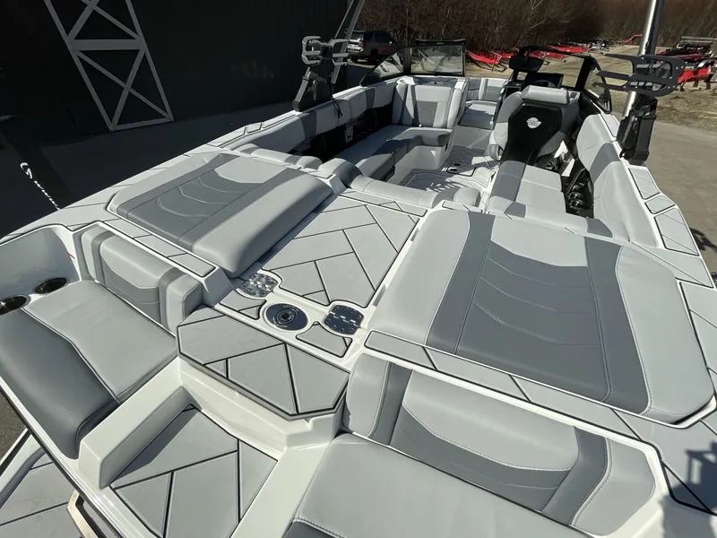 Slide: The Image of Malibu Wakesetter 23 LSV 2024 - 367