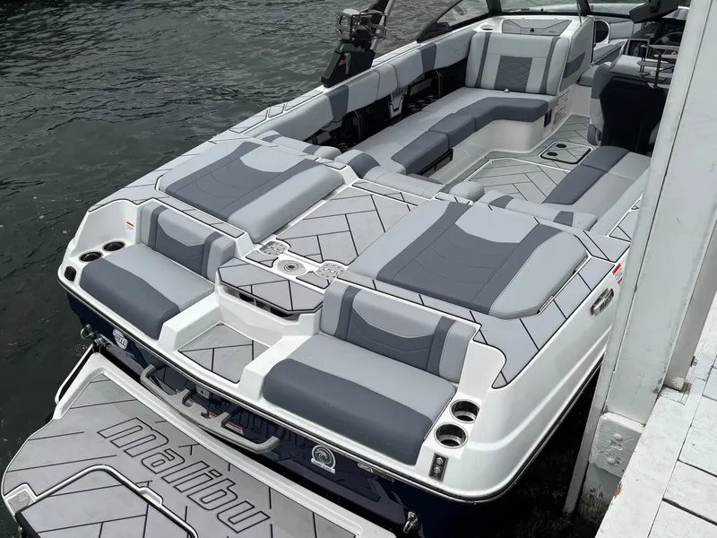 Slide: The Image of Malibu Wakesetter 23 LSV 2024 - 375