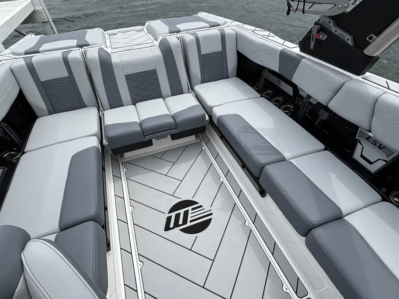 Slide: The Image of Malibu Wakesetter 23 LSV 2024 - 377