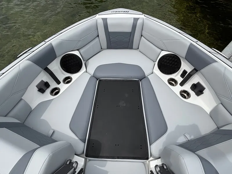 Slide: The Image of Malibu Wakesetter 23 LSV 2024 - 381