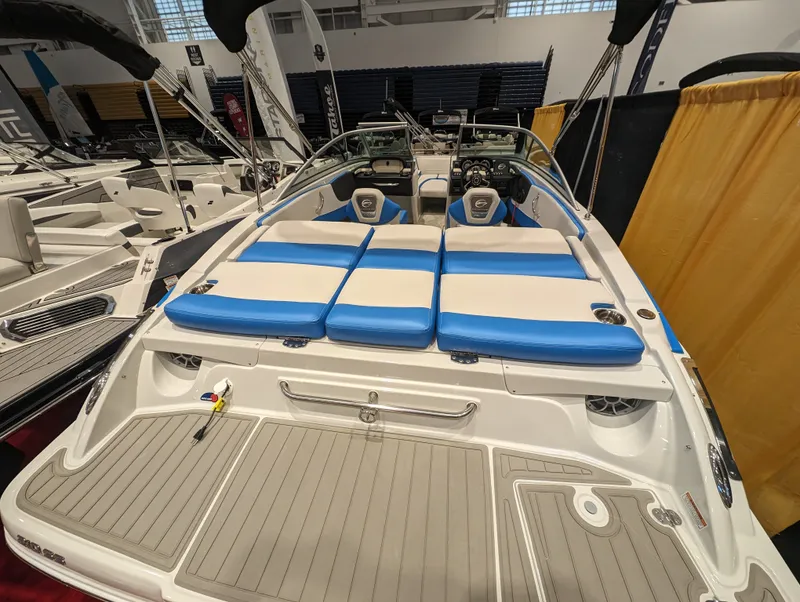 Slide: The Image of Crownline Boats 210SS 2024 - 11