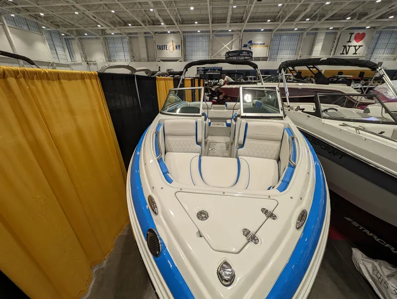 Slide: The Image of Crownline Boats 210SS 2024 - 9