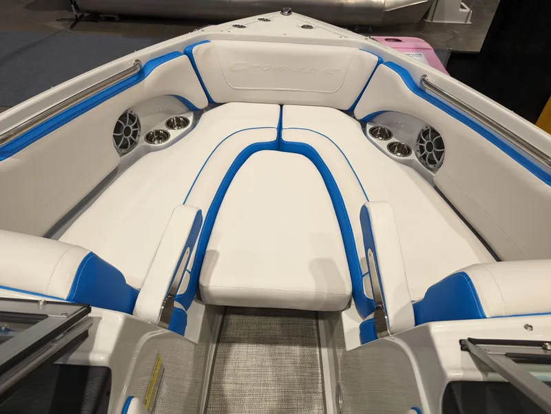 Slide: The Image of Crownline Boats 210SS 2024 - 13