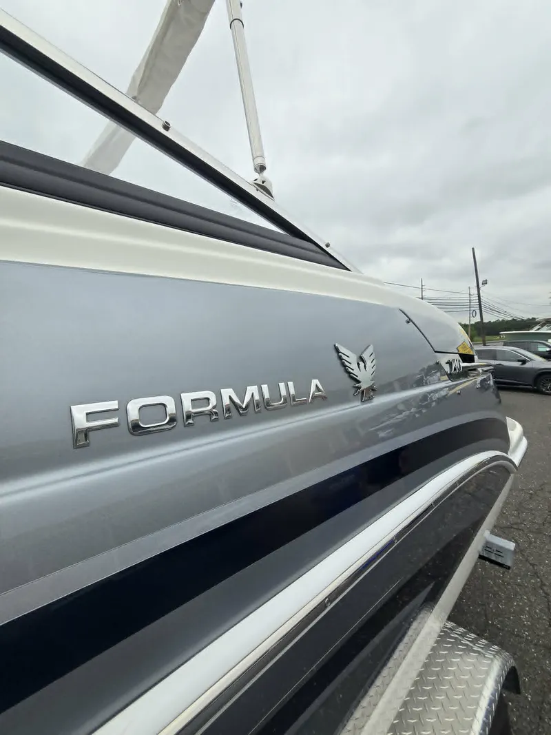 Slide: The Image of Formula 240 2022 - 10