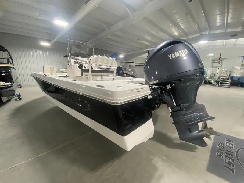 Slide: The Image of Robalo 206 Cayman 2024 - 1