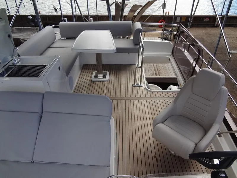 Slide: The Image of Prestige 420F 2024 - 54