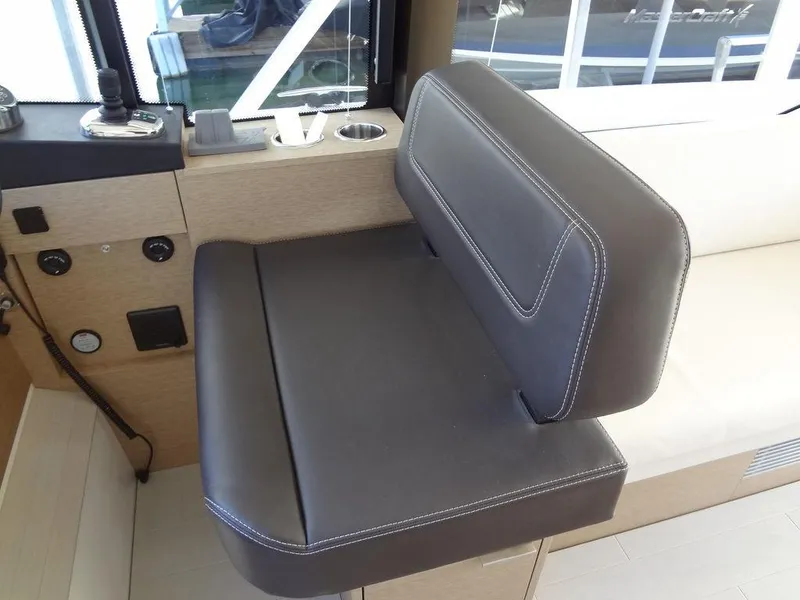 Slide: The Image of Prestige 420F 2024 - 60