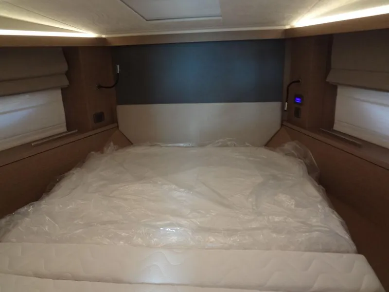 Slide: The Image of Prestige 420F 2024 - 62