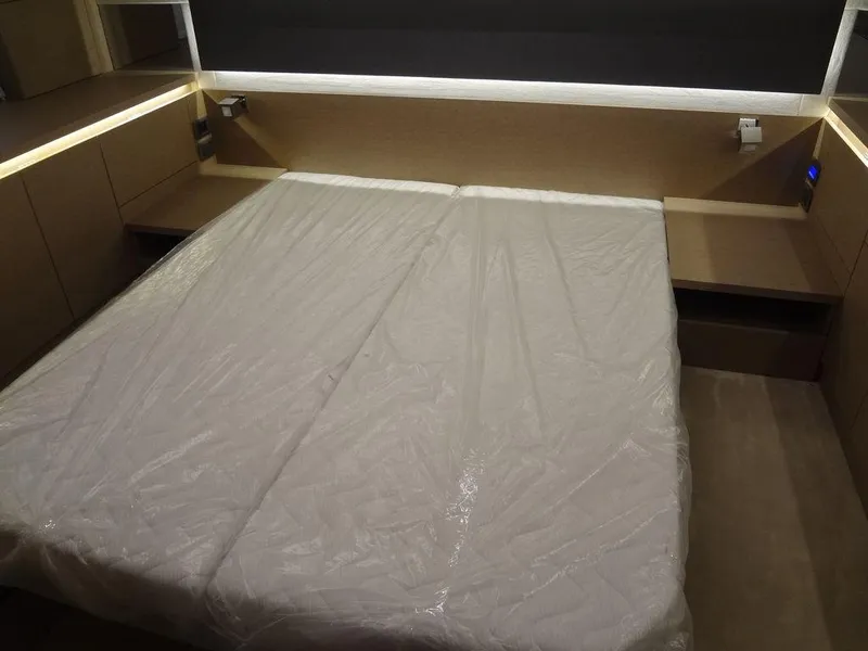 Slide: The Image of Prestige 420F 2024 - 68