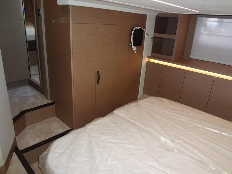 Slide: The Image of Prestige 420F 2024 - 76