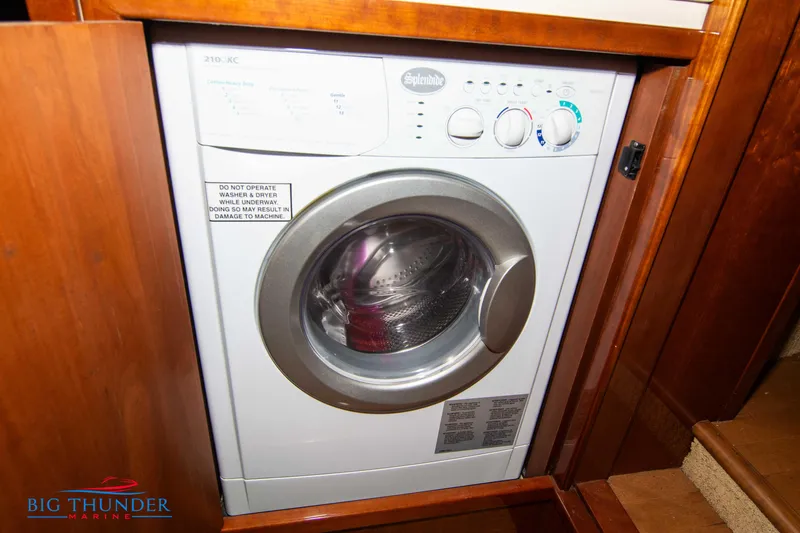Slide: The Image of Sea Ray Sundancer 540 2010 - 80