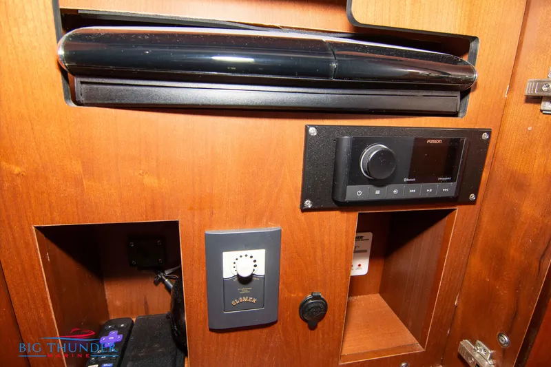 Slide: The Image of Sea Ray Sundancer 540 2010 - 86
