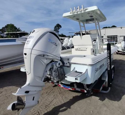 Slide: The Image of Shearwater 250 XTE 2024 - 16