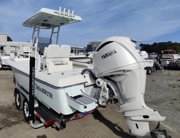 Slide: The Image of Shearwater 250 XTE 2024 - 8